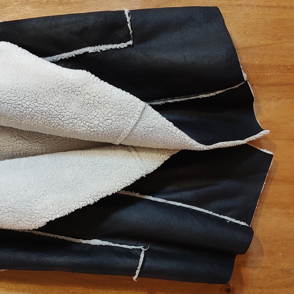 Me Jane Womens Boho Open Front Vest Faux Suede Black & Beige Faux Fur Lined Med - Picture 3 of 6
